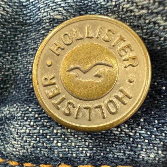 Hollister pacific merchants jean shorts used it good condition, size 0. - Picture 10 of 10